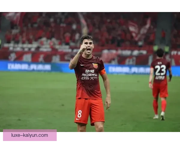 竞争白热化：各队争夺冠军的关键时刻表现亮眼