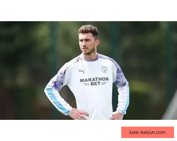 恩里克青训理念推动新一代球员培养，足球未来发展备受关注