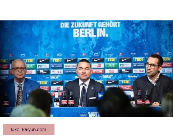 德甲球员转会变动分析：各俱乐部在新赛季的阵容调整与市场动态